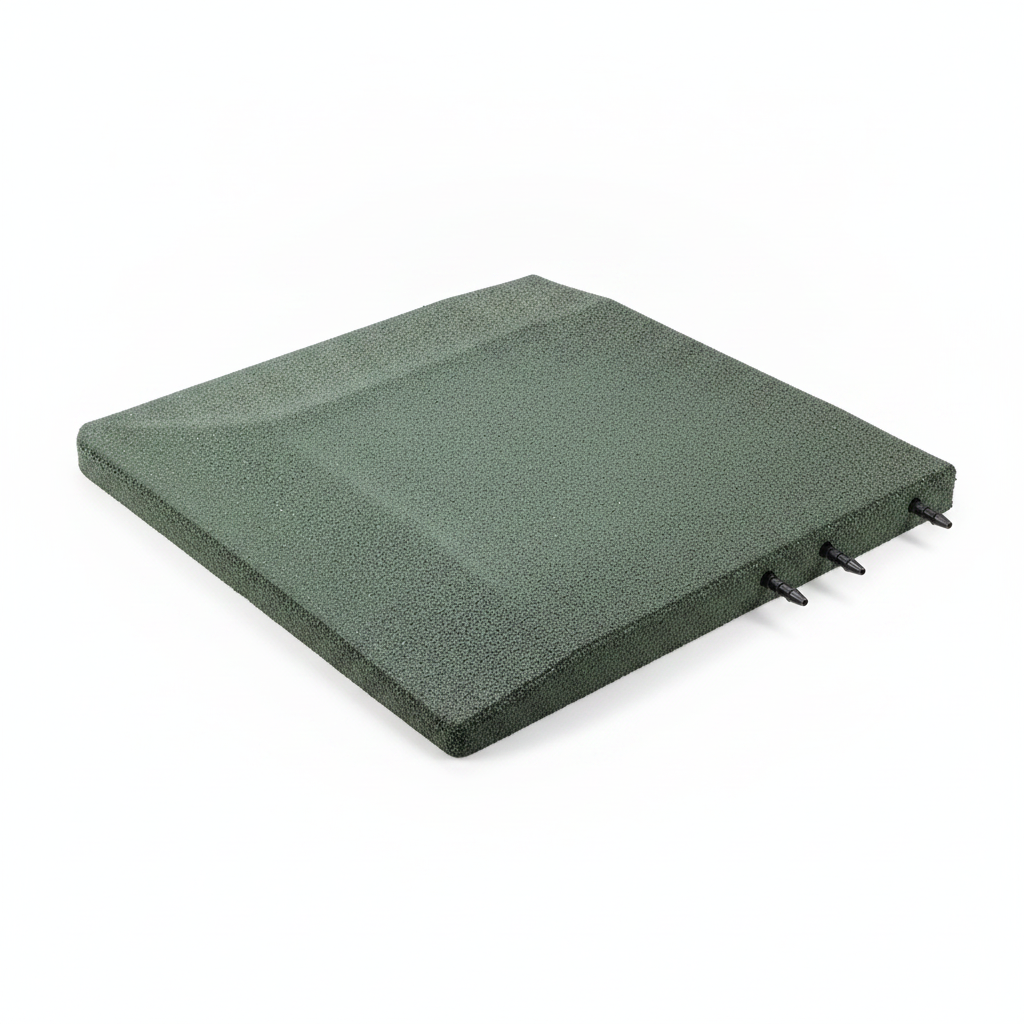 Green rubber playground corner piece on white background — L-shaped 30mm ramp
